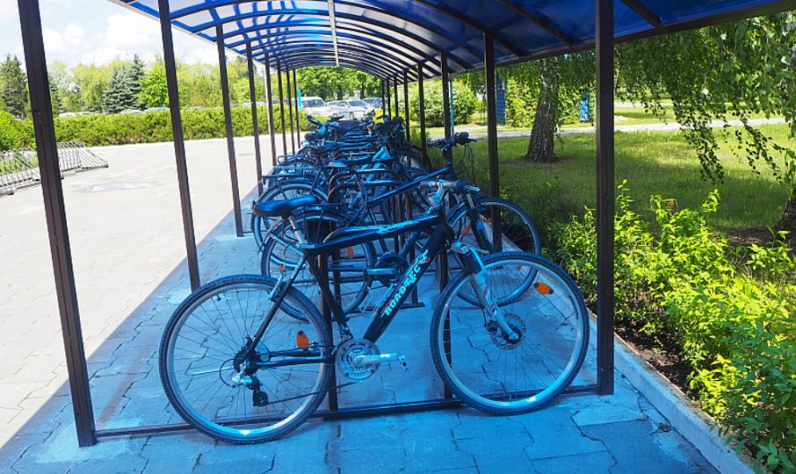 Біля ХАЕС облаштували криту велостоянку