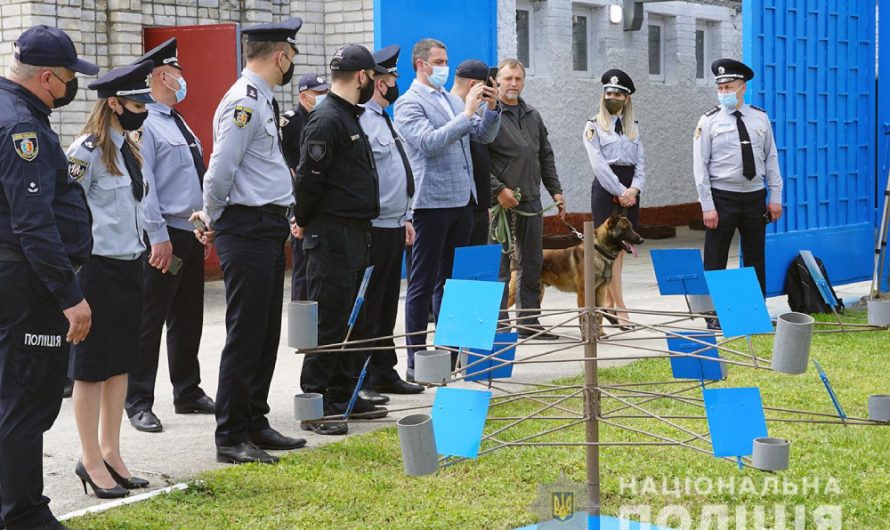 У нетішинській поліції з’явився кінологічний підрозділ (відео)