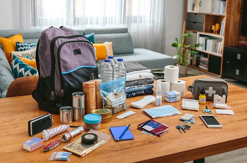 Як зібрати тривожну валізу: інструкція